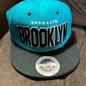 Brooklyn snap back baseball cap. Fashion cap by T n T